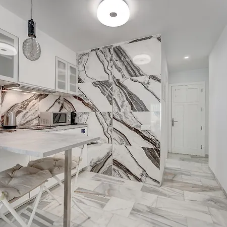 Graceful Brand New In Altamira Apartment